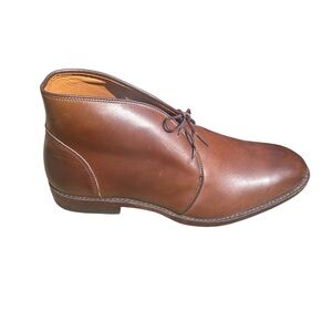 Like new Allen Edmonds boot. Chestnut brown excellent condition